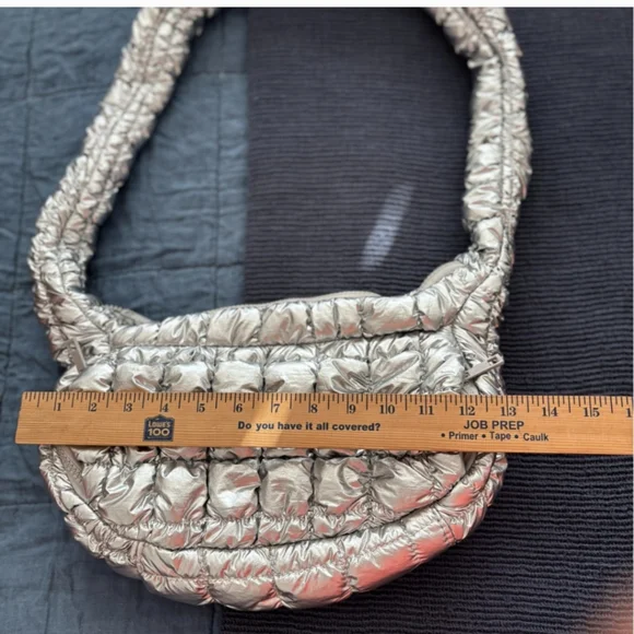 Silence +Noise Urban Outfitters Max Pucker Quilted Crossbody Bag NWOT Silver - Picture 5 of 7